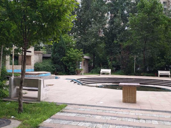 北京小区 丰台小区 木樨园小区 珠江骏景南区 实景图 1/ 8  &