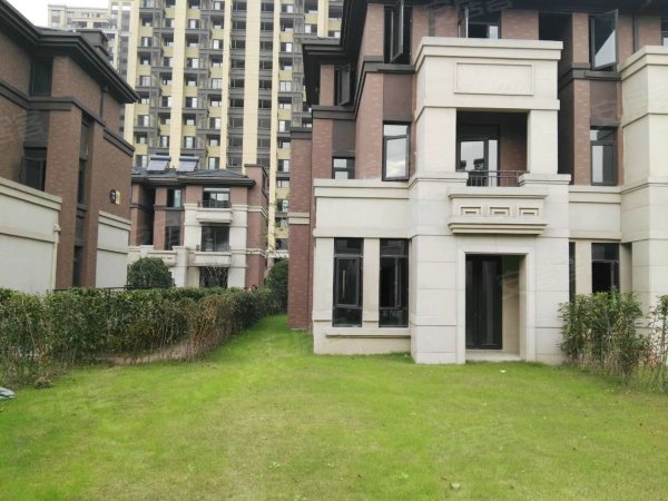 数不多的排屋 小面积 大花园 送双车位 560万-张秋丽店铺-杭州安居客