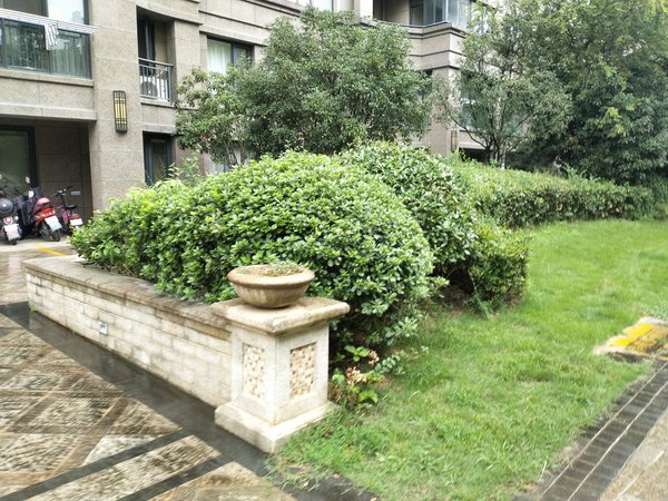 湖州小区 德清小区 德清市区小区 溪山美墅实景图 1/ 17  &