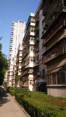 龙首村商业街 中心医院家属院 装带家具家电 诚心出售