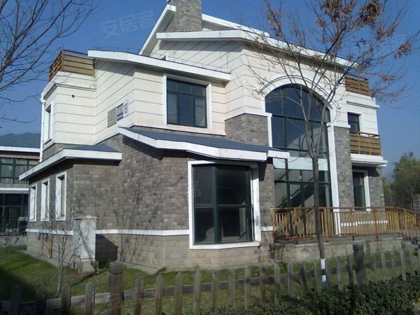 龙筑地产 密云二手房 密云果园二手房 果园店 董婷婷 > 银河花园别墅