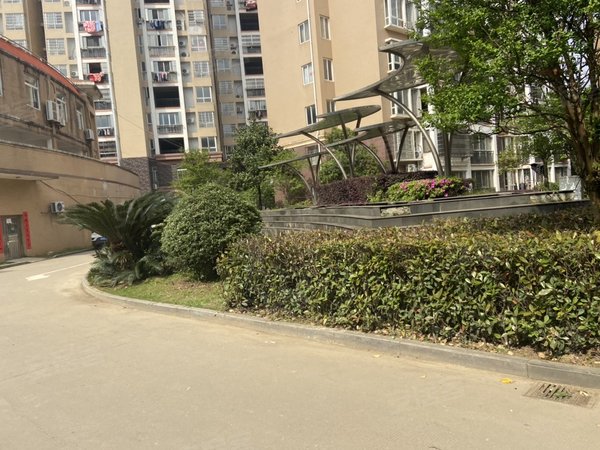 九江小区 柴桑小区 庐山站小区 庐山春天实景图 1/ 8  