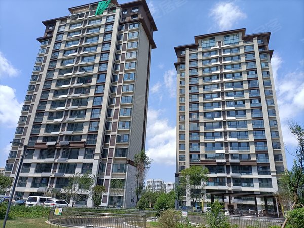 临沂小区 费县小区 费县城区小区 宝信龙港实景图 1/ 13  &