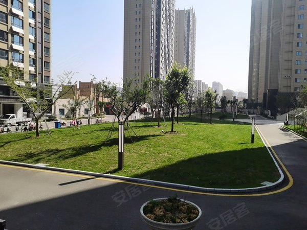 济宁小区 金乡小区 金乡城区小区 绿郡公馆实景图 1/ 21  &