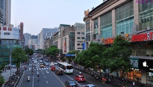800m 建筑面积 商业街店铺 物业类型 面议 起租期 区域:天宁区丽华