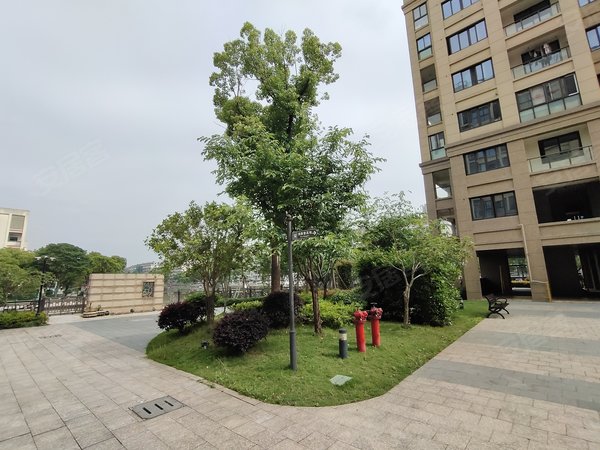 绍兴小区 柯桥小区 柯桥小区 蓝堡公寓实景图 1/ 14  