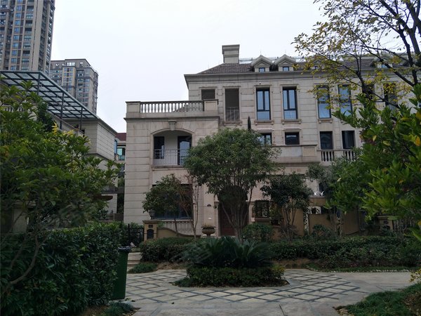 卧龙丽景湾三期原墅高层