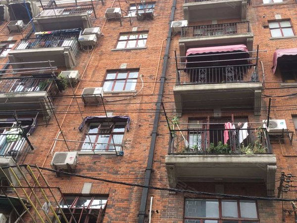 上海小区 虹口小区 四川北路小区 浦西公寓实景图 1/ 8  