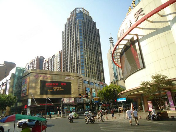 【多图】凯润金城,东南双采光高区看三件套!15年前的价格!