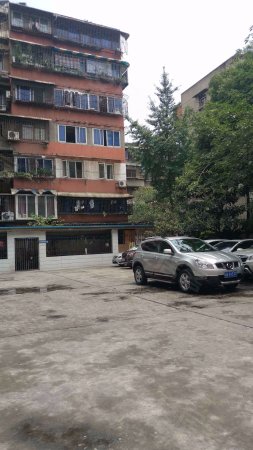 玉林北路单位房子三室两厅精装修停车方便无公