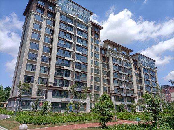 临沂小区 费县小区 费县城区小区 宝信龙港实景图 1/ 13  &