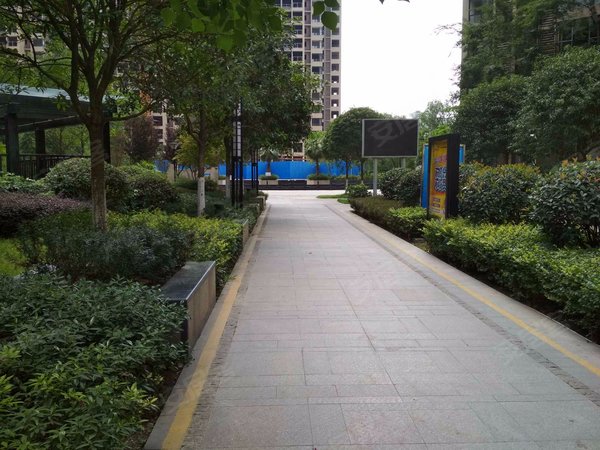 成都小区 新都小区 新都老城小区 桂湖名城 实景图 1/ 13  &