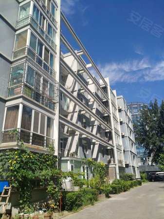 豪景大厦 3室2厅 888万