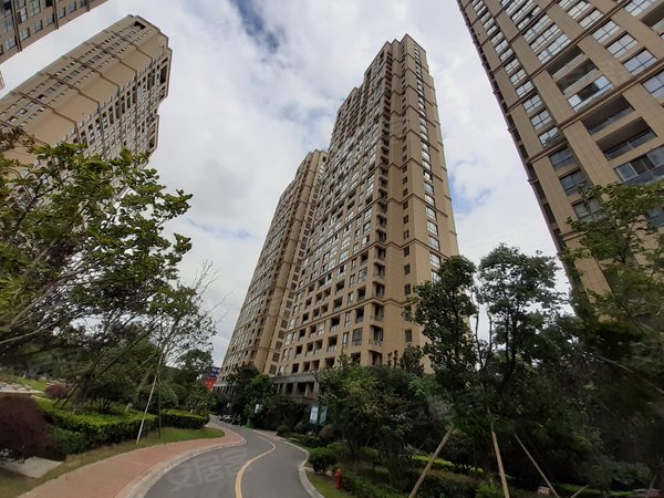 湖州小区 长兴小区 长兴市区小区 张家村花园南区实景图 1/ 18 