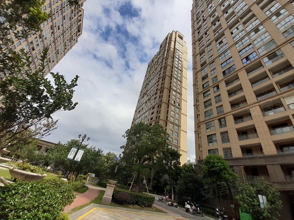 湖州小区 长兴小区 长兴市区小区 张家村花园南区实景图 1/ 18 