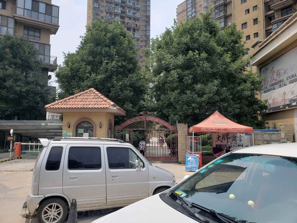 西安小区 临潼小区 秦陵小区 澜泊湾实景图 1/ 9  