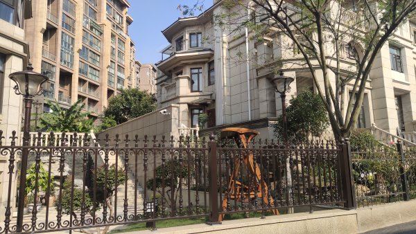 熙龙湾联排别墅 一手无税 推门即公园