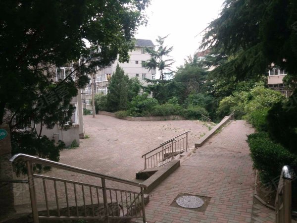 一楼带120大院,房子精装修,实际利用面积接方