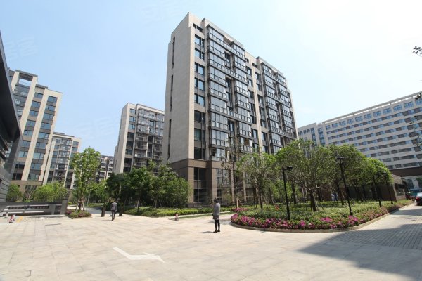 2室1厅 尚品华庭 精装修