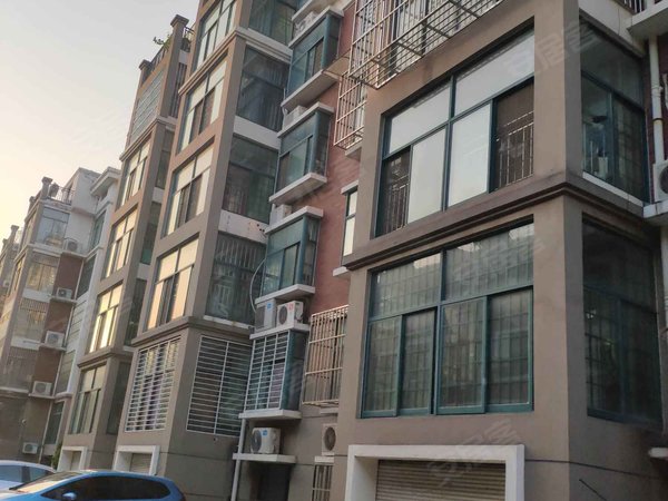 徐州小区 新沂小区 新沂市区小区 莱茵名郡 实景图 1/ 14  &