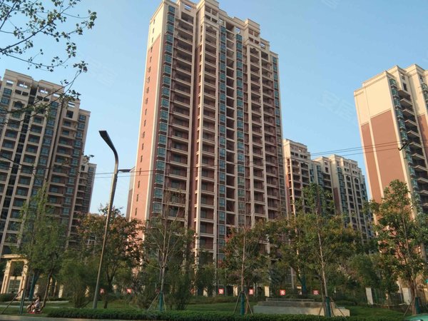 万科金色名郡商住楼