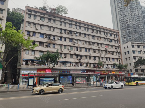 重慶小區 江北小區 五里店小區 建新東路321-327號小區實景圖 1/ 7 