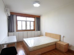 紧邻大华三路站,200M,生活便利,配?#28100;?#21892;,出行方便!