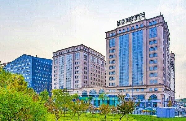 地铁口十号线 150平 精装修 嘉豪国际中心 东南向 空房