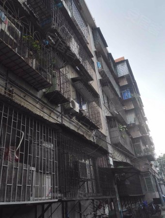 越秀区 三元里北站路复式4房实用率110平方只需145万