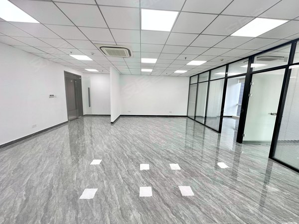 侨商大厦155朝南平双隔间,电梯口位置,地铁口