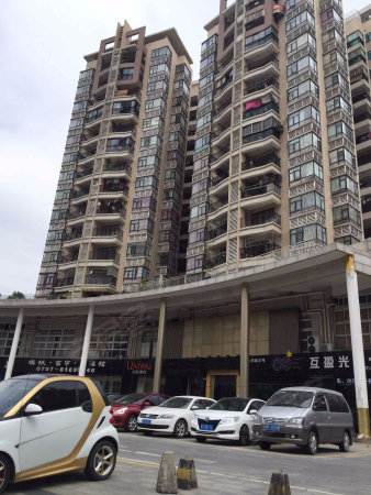 星晖园三期 高层东南靓向 看花园 精装大四房 送车位 带家私