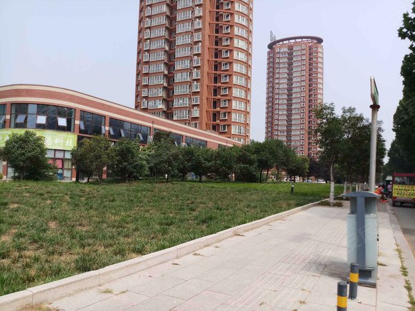 济宁小区 汶上小区 城区小区 中达广场实景图 1/ 16  