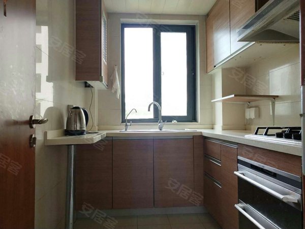 绿波家园:精装大三房只要4300 可以押一付一 随时看房