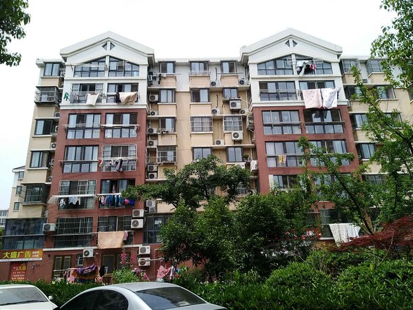 镇江小区 京口小区 京口吾悦广场小区 美林湾二区实景图 1/ 12 