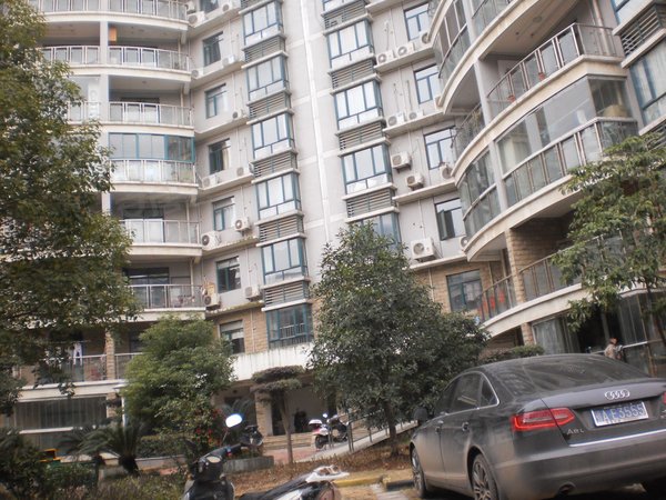 南湖山庄半岛花园(公寓)