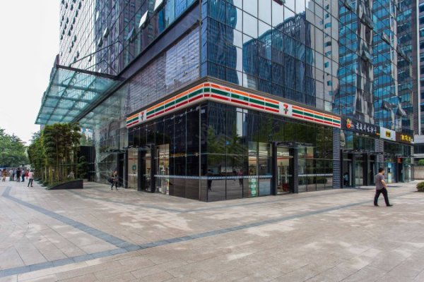 天府三街地铁口 香年广场 豪华装修 双面霸道采光!