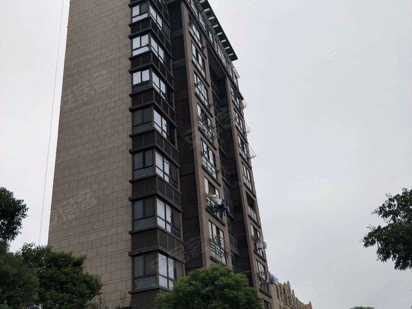 上海小区 青浦小区 青浦新城小区 > 怀盛怡庭  实景图 1/ 19 