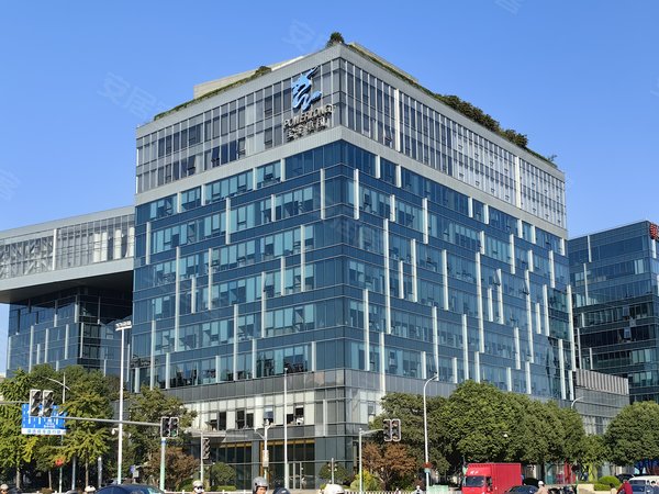 七宝宝龙城,高区朝南500平,6个隔断,精装配家具-上海58安居客