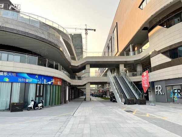 万峯汇张亮麻辣烫现铺出售一手