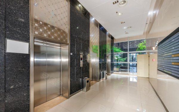 【多图】天府五街 谢威中心 双面采光 3隔30卡 年底特价50 值-成都58