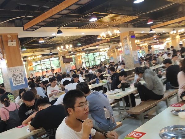 郑州财经学院食堂招商可做石锅菜早餐面条等