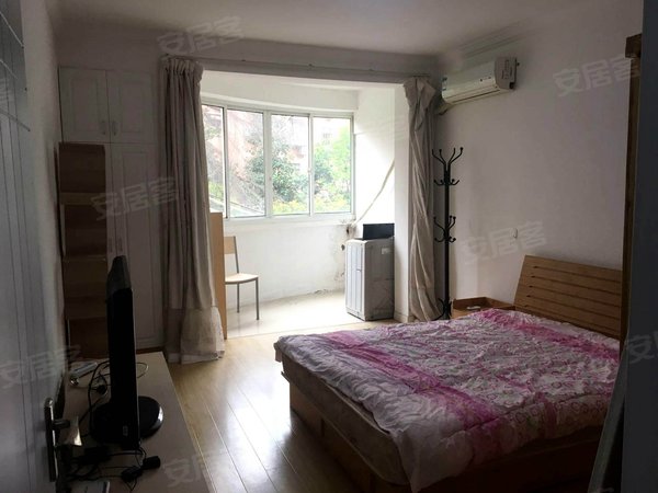 小吴实拍,干净清爽精装带阳台这个价格周边难找,看房方便