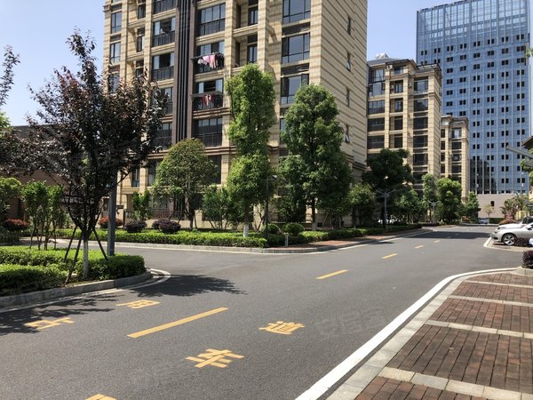 九江小区 共青城小区 共青科技职业学院小区 凤雅澜庭实景图 1/ 11 &