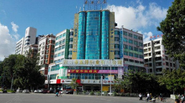 华英大厦, 办公室 ,7 楼电梯