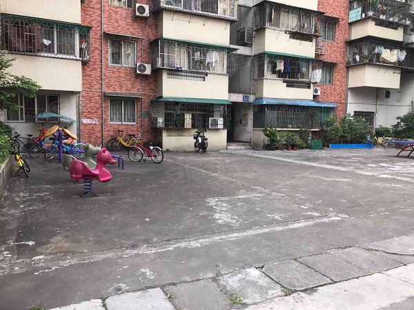 广州小区 荔湾小区 芳村小区 > 花地湾  实景图 1/ 27  