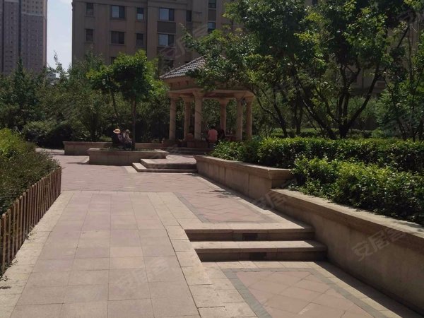 沈阳小区 于洪小区 荷兰村小区 中海城塞尚实景图 1/ 14  