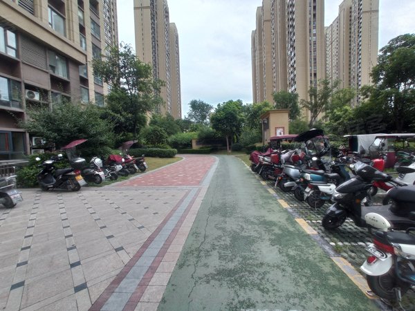 阜阳小区 颍州小区 淮河路,阜王路小区 宝龙城市广场实景图 1/ 13 &