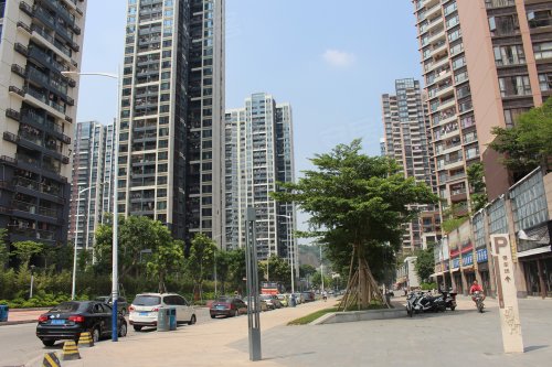 领航城:首付70万起入住西乡建面百万平社区