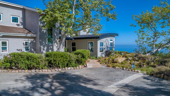 宏伟的马里布海景庄园