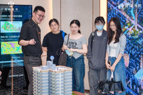 与青羊 观世界丨冠城锦园港奢新潮会馆奢美绽放